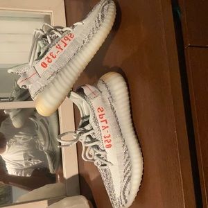 Adidas Yeezy 6 1/2 350SPLY V great condition